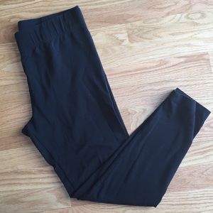 Lou & Grey Black Ponte Leggings